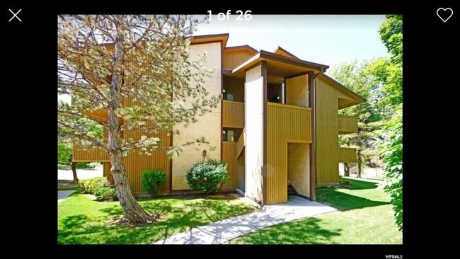 Building Photo - 627 W Jefferson Pl
