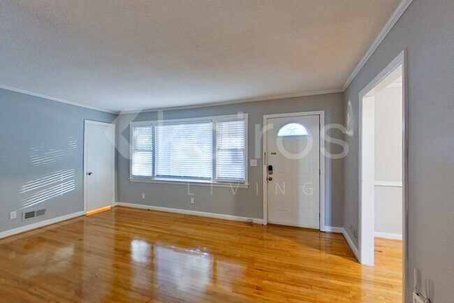 Foto del edificio - 1703 Morninghill Dr