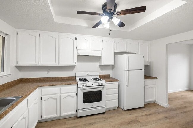 Building Photo - Fairfield, Remodeled 4 Bedroom Home on Quiet Court with Flexible Layout
