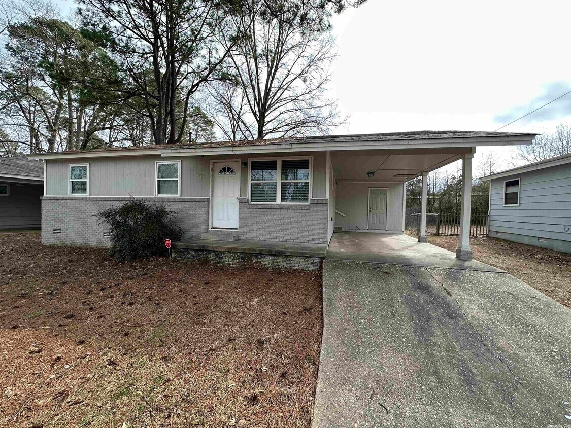 Primary Photo - 6921 Redwood Dr