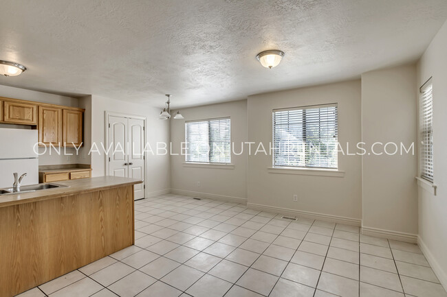 Foto del edificio - 3213 E River Bottom Rd