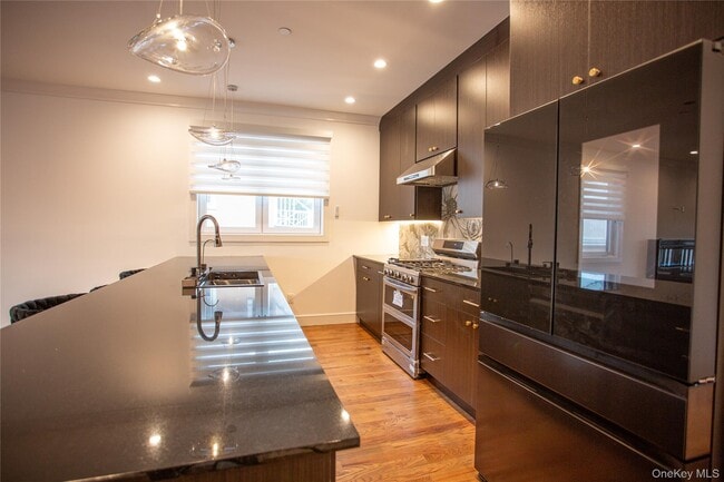 Building Photo - 622 W Penn St