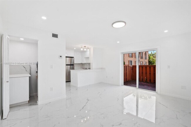 Building Photo - 7151 Miami Lakes Dr