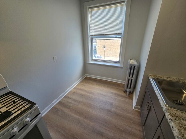 Foto del edificio - 3232 W Lawrence Ave