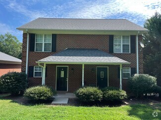 Building Photo - 2934 Forest Park Dr