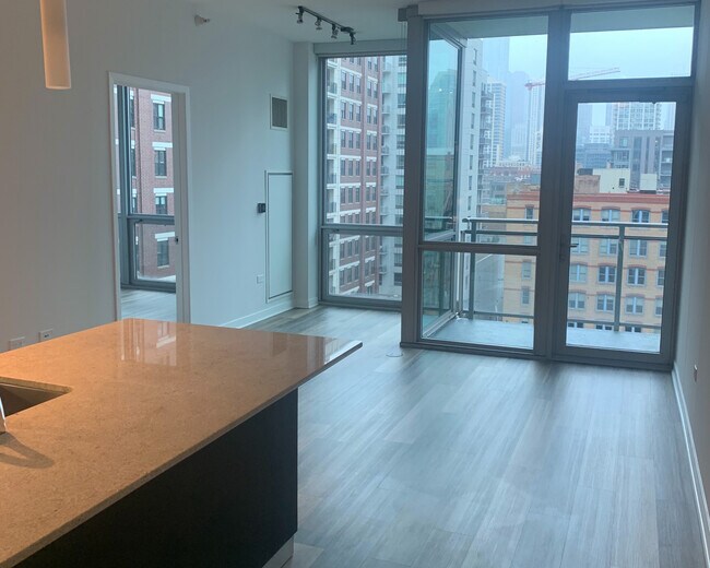 Foto del edificio - 445 W Erie St