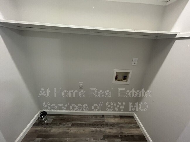Foto del edificio - 3339 E Linwood St