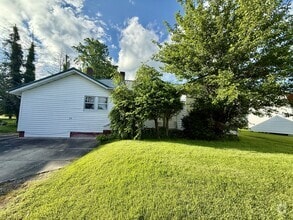 Building Photo - 313 W Allen St