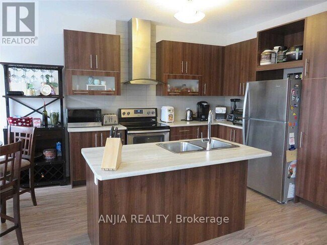 Photo du bâtiment - 73 Barrister Ave