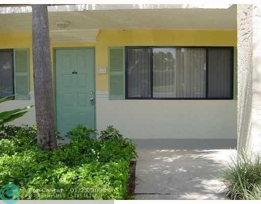 Building Photo - 1417 Meadows Cir