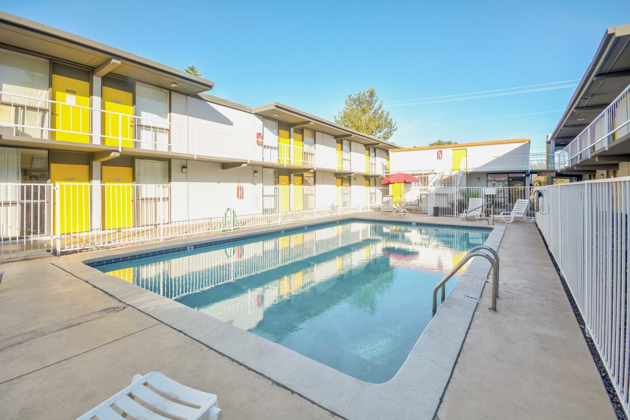 Foto del edificio - 919 N Alvernon Way