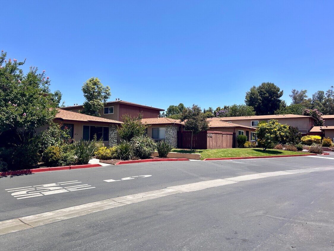 9727 Winter Gardens Blvd Unit 102, Lakeside, CA 92040 Condo for Rent