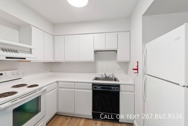 Foto del edificio - 600 College Park Dr