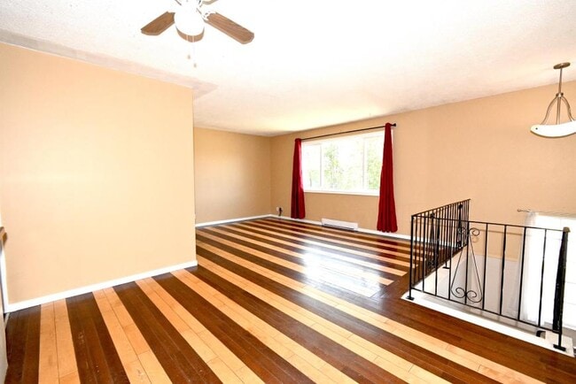 Building Photo - 3 bedroom in Prince George BC V2L 2A4