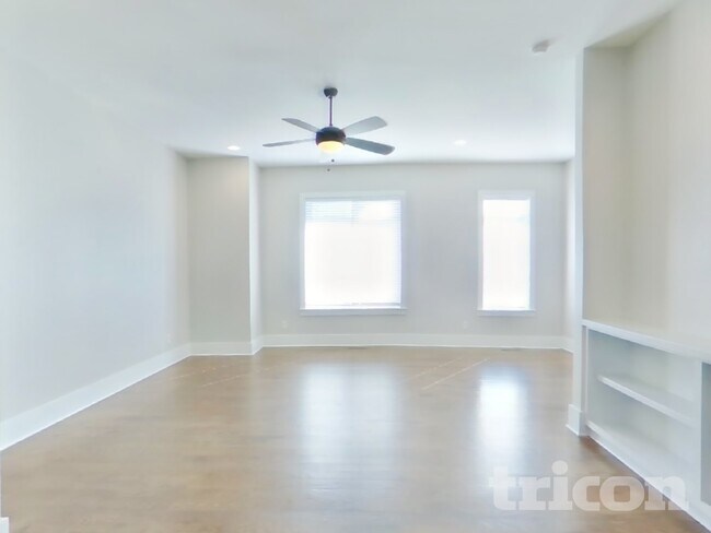 Building Photo - 1214 Hillwood Private Cove