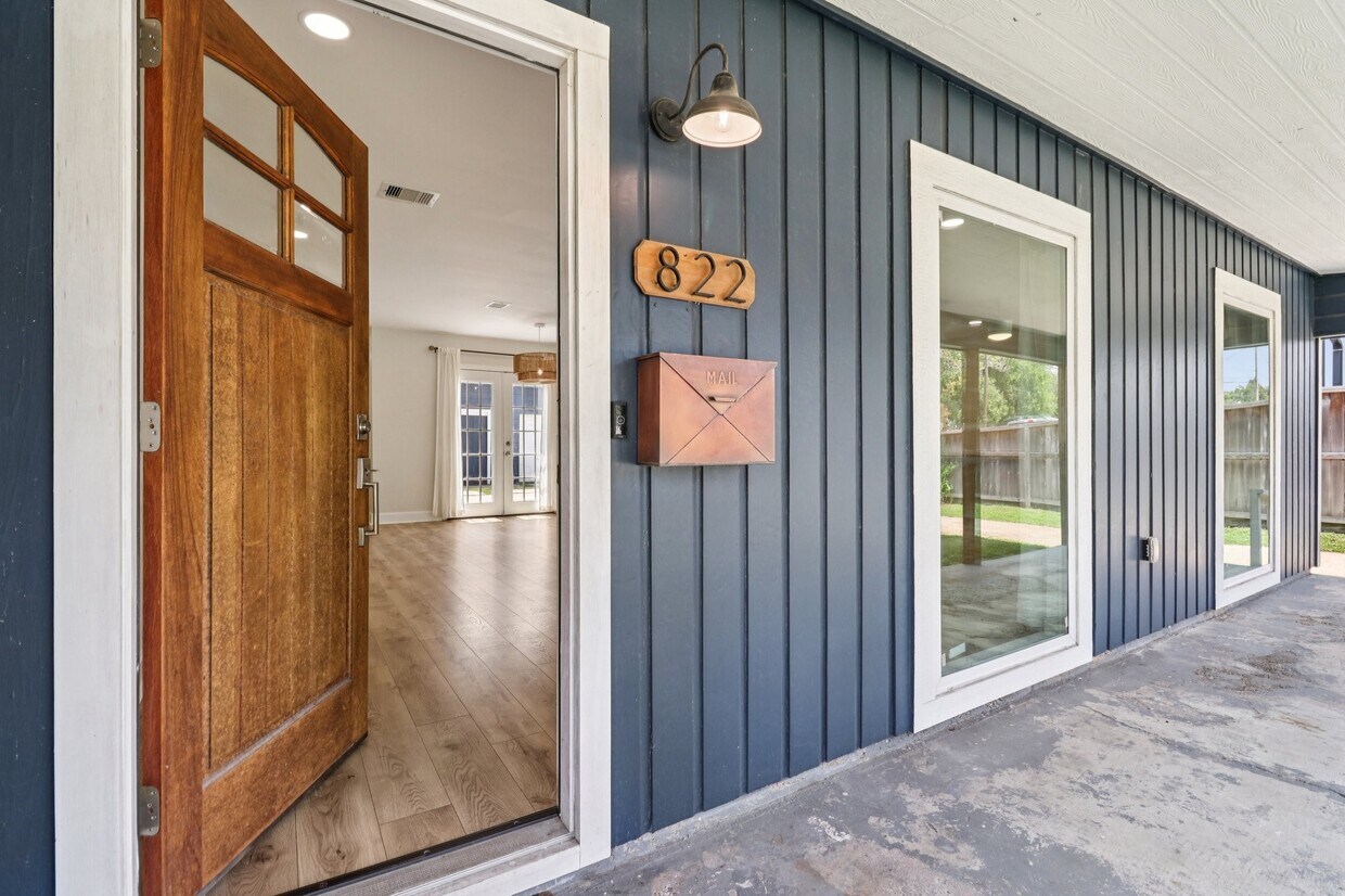 Foto principal - 822 Avenue of Oaks St