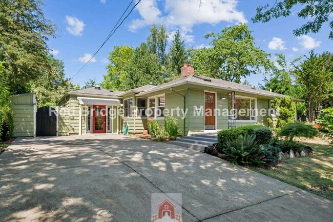 Building Photo - 5025 SW Illinois St