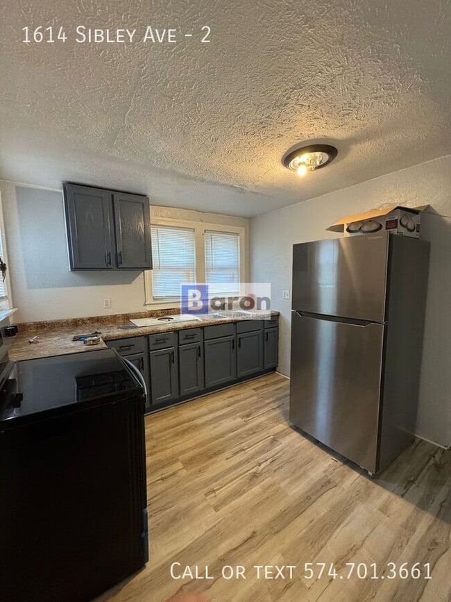 Building Photo - 1614 Sibley Ave