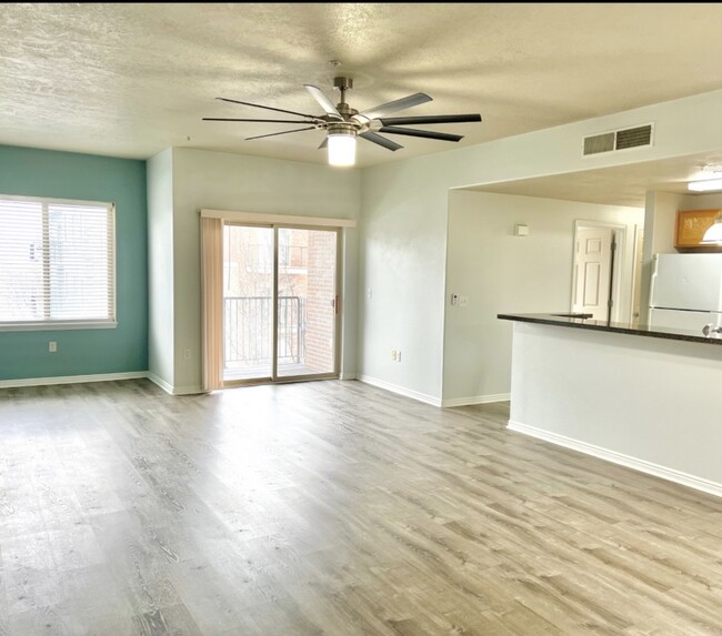 Foto del edificio - 175 Albion Village Way