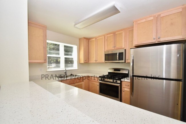 Building Photo - PENDING Lovely San Anselmo Townhome