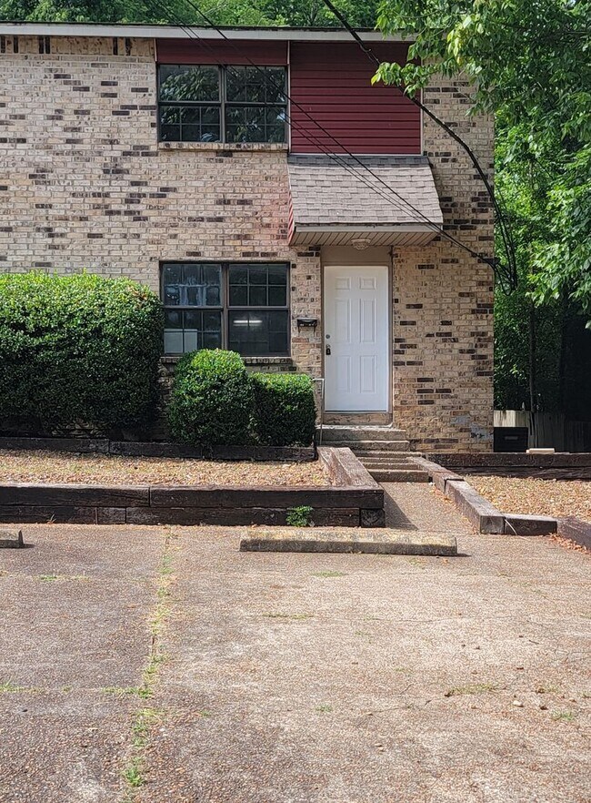 Foto del edificio - 2 Bed/ 1.5 Bath Townhouse