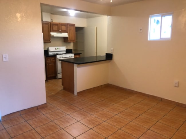 Photo - 210 W South St House