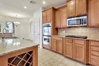 Building Photo - 27 Frontera Cir