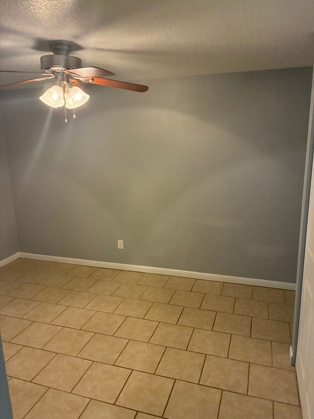 Foto del edificio - 590 Charlotta Ave SE