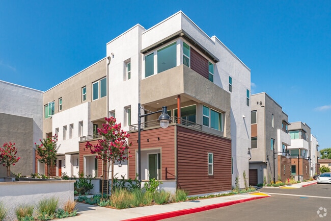 Building Photo - 609 S Lyon St