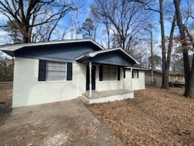 Building Photo - 808 Stirrup Pl