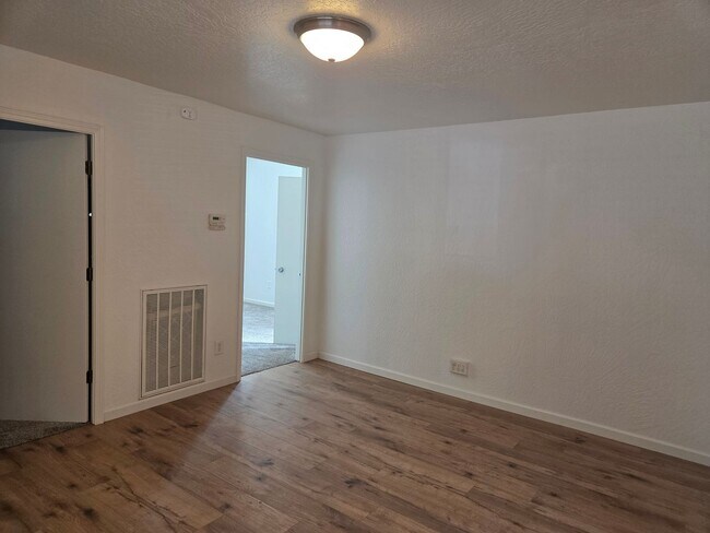 Foto del edificio - Charming 2-Bedroom + Loft • 1-Bath Rental ...