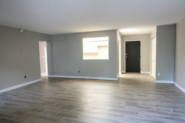 Foto del edificio - 2 Bed, 2 Bath Apt Close to PSU Campus