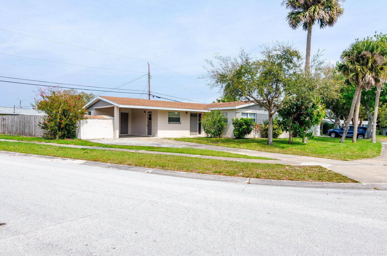 Primary Photo - 1002 Macco Rd