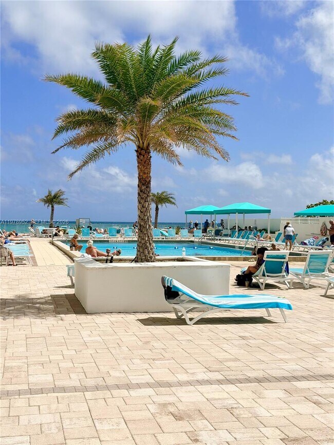 Foto del edificio - 3725 S Ocean Dr