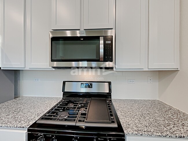 Foto del edificio - 2710 Lillybrook Ln