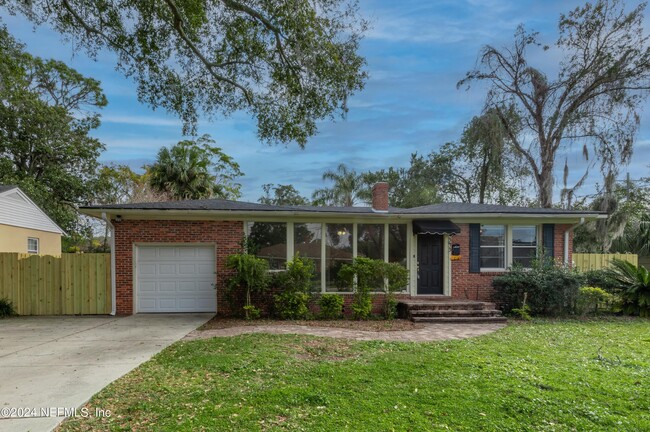 Building Photo - 4343 Pinewood Ave