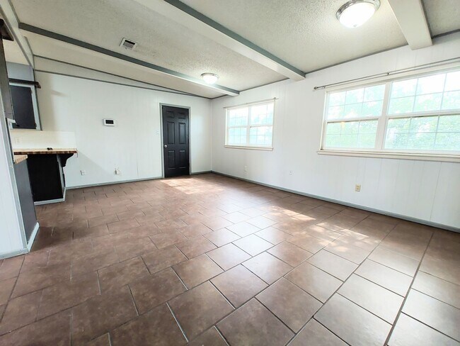 Foto del edificio - Charming 3 Bed 1 Bath Home Near UMC