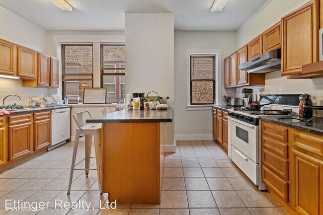 Foto del edificio - 1347 E Hyde Park Blvd
