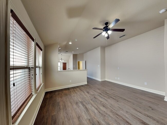 Building Photo - 5860 Burgundy Rose Dr