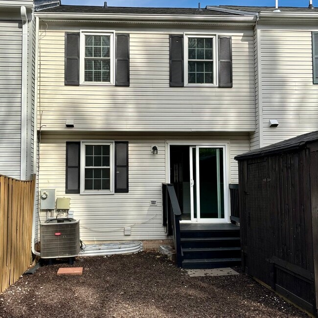 Building Photo - 43 Bickel Ct