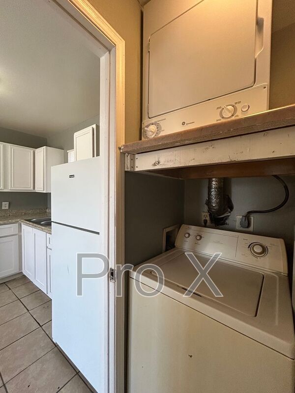 Building Photo - 1414 S Powell St