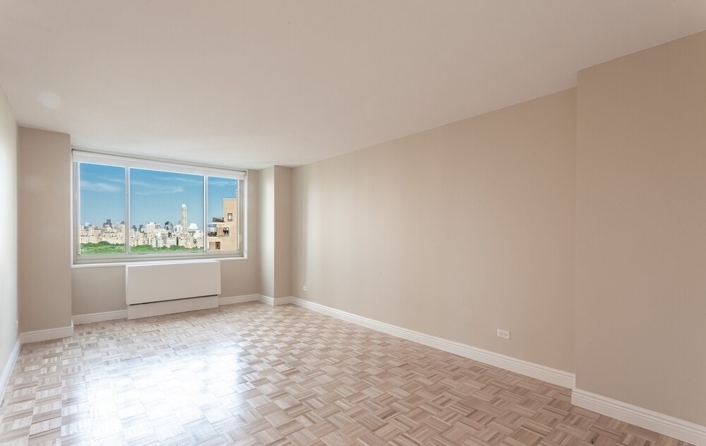 Foto principal - 224 E 96th St