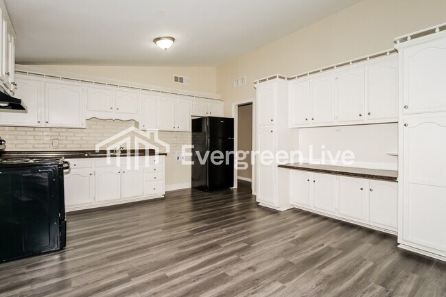 Foto del edificio - 1574 Gowan Dr