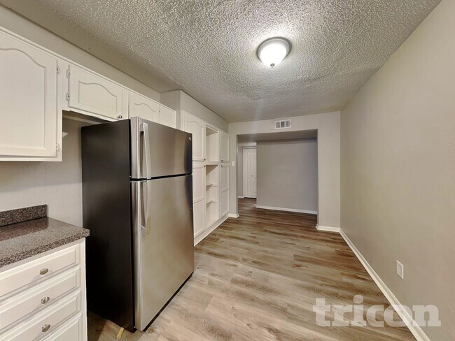 Foto del edificio - 1210 Green Hill Dr