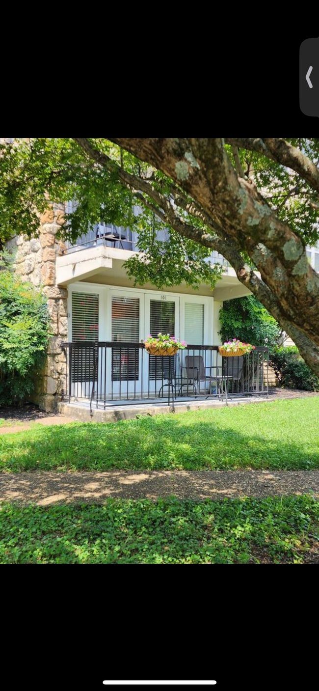 Building Photo - 2749 Sullins St