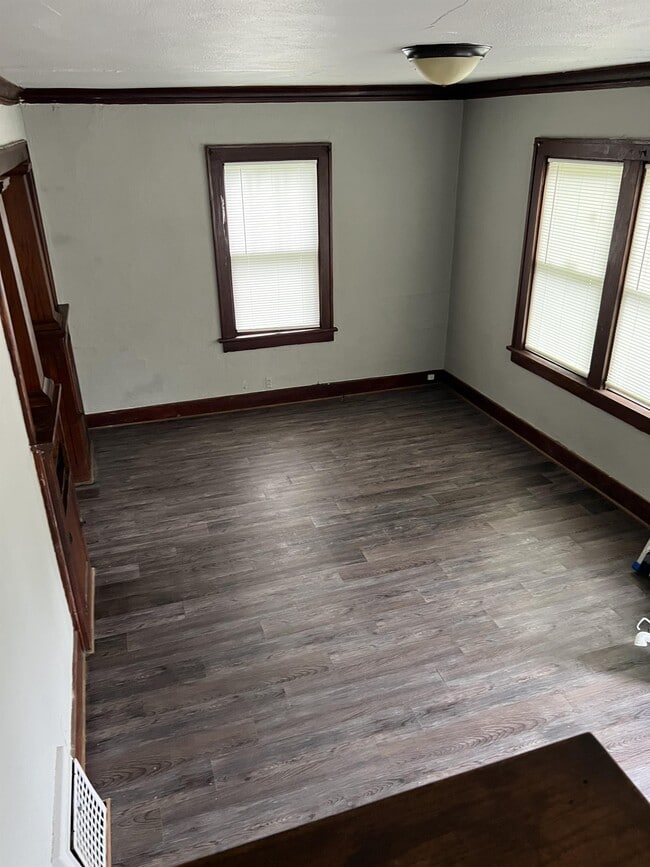 Building Photo - 808 W McClure Ave