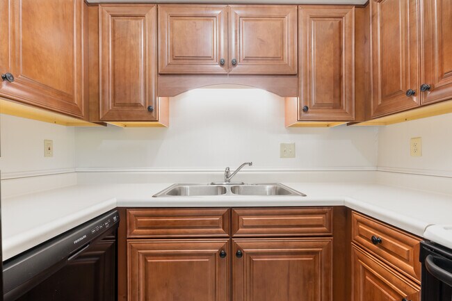 Foto del edificio - American Village Apartments