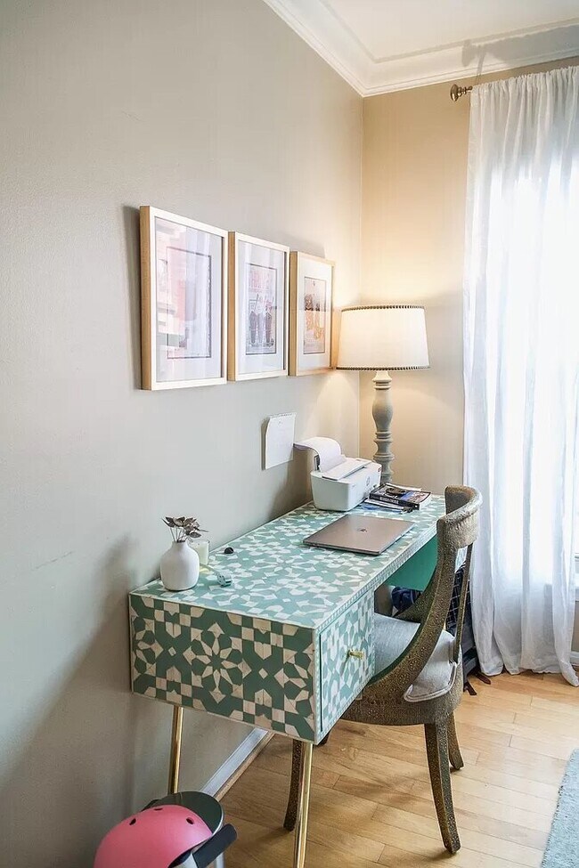 Foto del edificio - 1450 E Capitol St SE