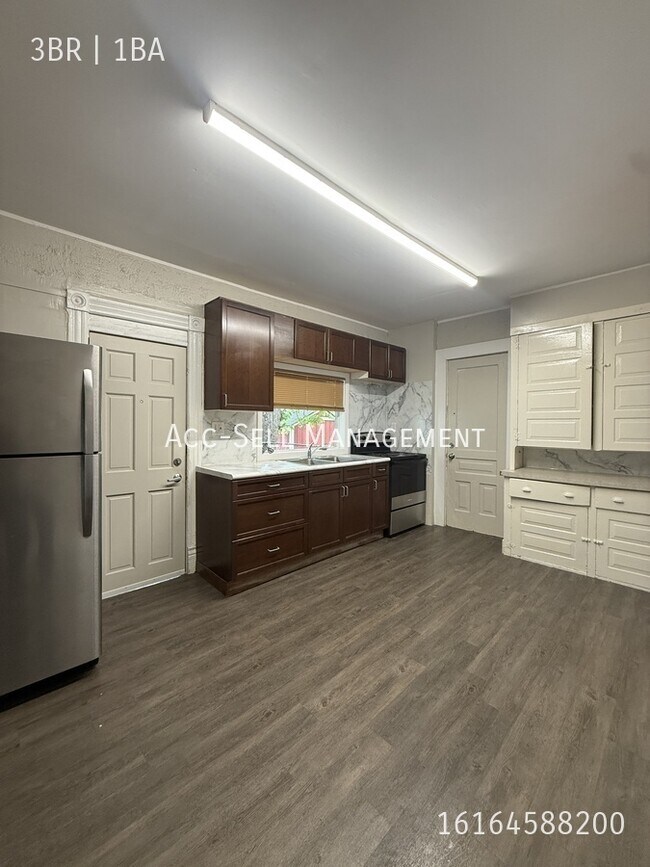 Foto del edificio - 806 Douglas St NW
