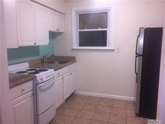 Foto del edificio - 36 Crestwood Dr